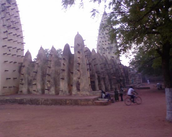 Bobo Dioulasso:La mosquée de Dioulassoba monument historique de la vil