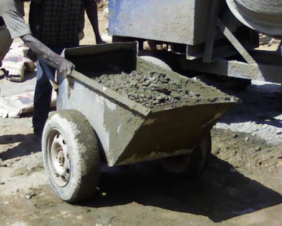 Construction d'un radier: une brouettée assez lourde cas même