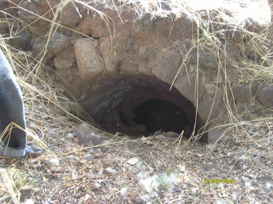 Une grotte au niveau de la colline des gardes.