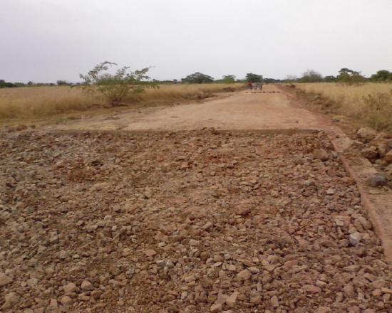 Construction d'une piste rurale;démolition de radier