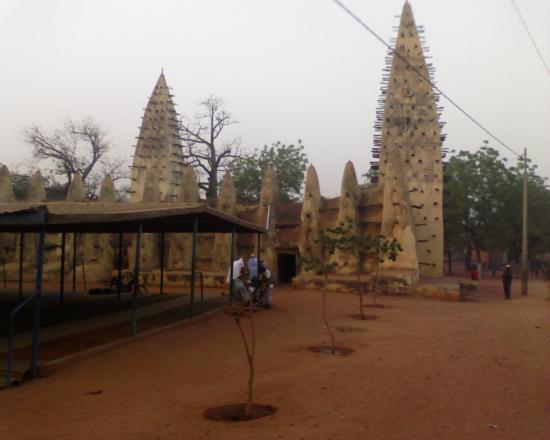 Bobo Dioulasso: La mosquée de Dioulassoba monument historique de la vi