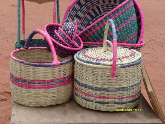 Banfora; artisanat utilitaire.